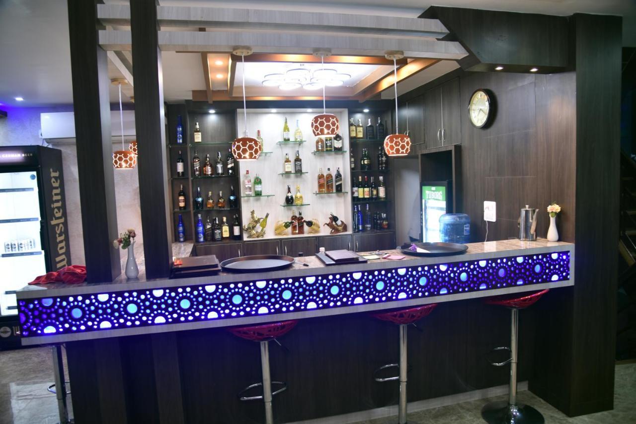 Marinha Airport Hotel カトマンズ エクステリア 写真