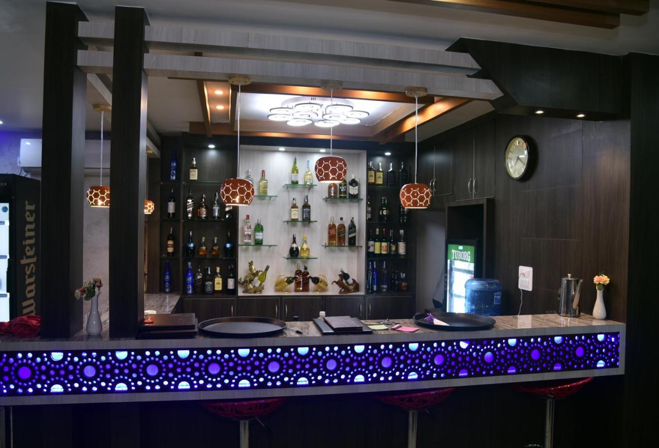 Marinha Airport Hotel カトマンズ エクステリア 写真