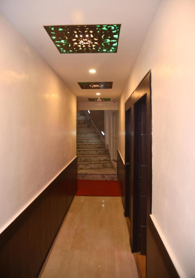 Marinha Airport Hotel カトマンズ エクステリア 写真