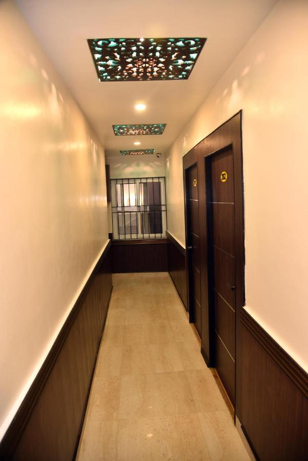 Marinha Airport Hotel カトマンズ エクステリア 写真